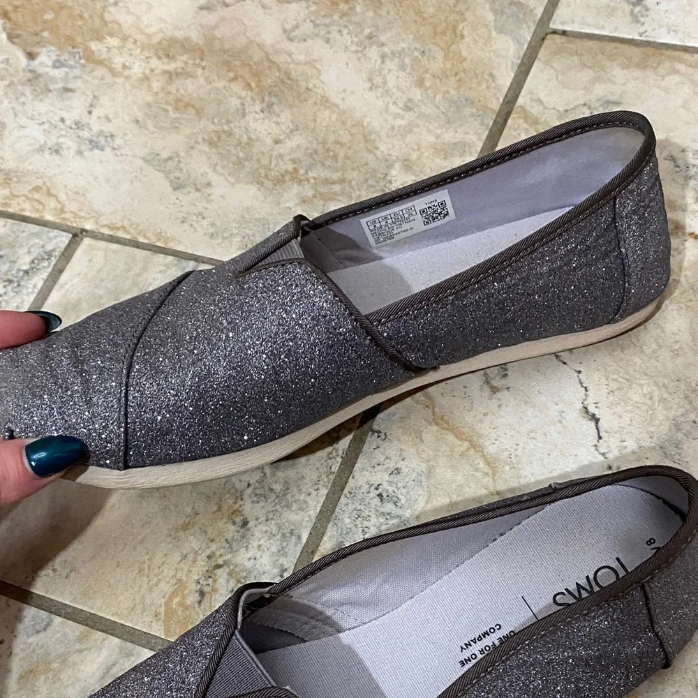 TOMS Women's Glitter Slip-On Shoes - Gray brand new